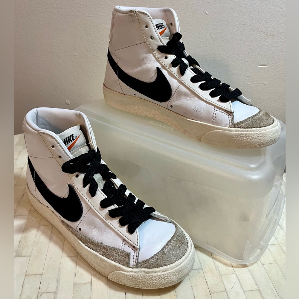 Nike Women’s Blazer Mid ‘77 High-Top Sneakers size 7.5